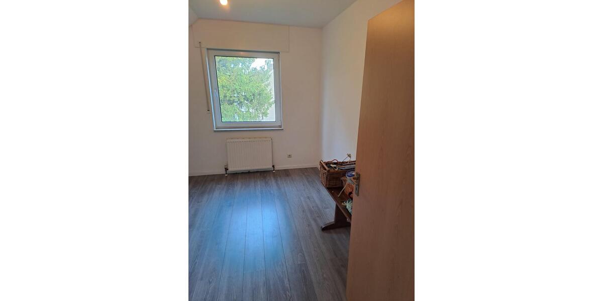 Dachgeschoßwohnung Herzogenrath - 3 Zimmer, 70 m&sup2;, 510&euro; | Angebot:26535326