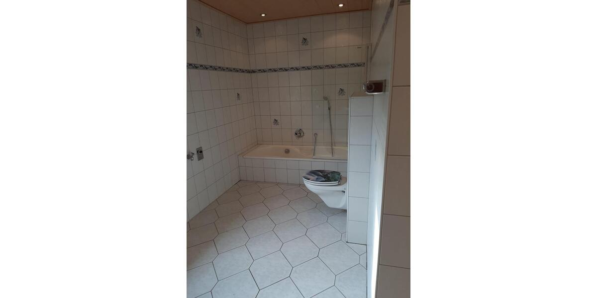Etagenwohnung Ortenberg - 3 Zimmer, 115 m&sup2;, 950&euro; | Angebot:25903909