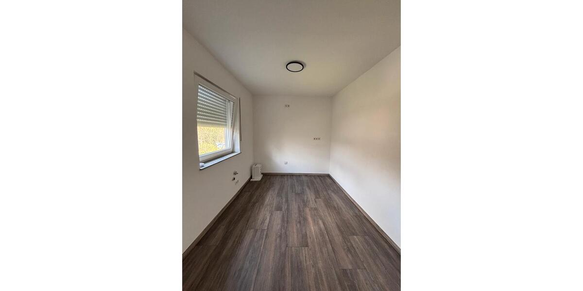 Erdgeschoßwohnung Gummersbach Berstig Süd - 4 Zimmer, 95 m&sup2;, 850&euro; | Angebot:26176985
