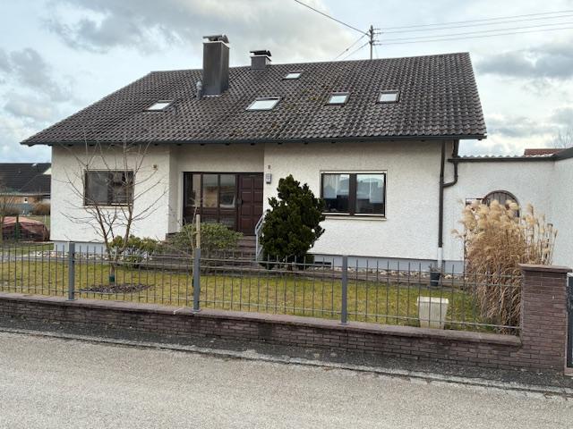 Erdgeschoßwohnung Offingen - 2 Zimmer, 130 m&sup2;, 1.100&euro; | Angebot:25255998