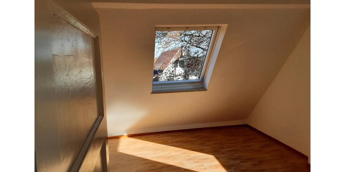 Etagenwohnung Schwarzenbek - 5.5 Zimmer, 160 m&sup2;, 1.400&euro; | Angebot:26237319