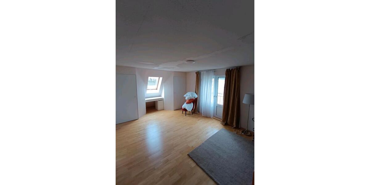 Einfamilienhaus Stadtoldendorf - 9 Zimmer, 130 m&sup2;, 1.200&euro; | Angebot:25843296