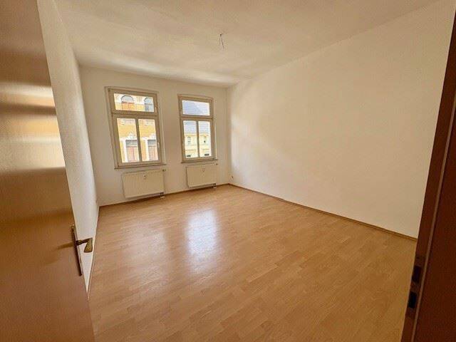 Helle 2-Zimmer-Wohnung mit Balkon in Altenburg zu vermieten