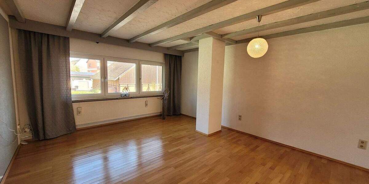 Etagenwohnung Kirchheim - 4 Zimmer, 130 m&sup2;, 980&euro; | Angebot:25845446
