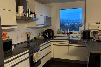 Schöne 3-Zimmerwohnung mit Balkon und Tiefgaragenstellplatz 3 zimmer