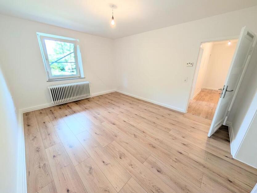**Frisch renovierte Wohnung mit neuem Tageslichtbad gewünscht? Dann zugreifen!**