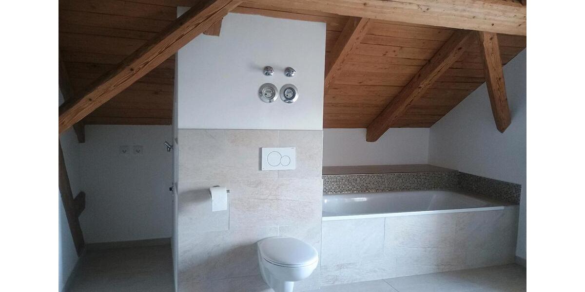 Dachgeschoßwohnung Hutthurm - 2 Zimmer, 82 m&sup2;, 600&euro; | Angebot:26602902