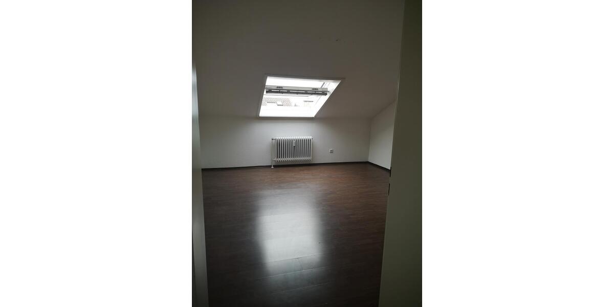 Dachgeschoßwohnung Kornwestheim - 1 Zimmer, 15 m&sup2;, 500&euro; | Angebot:26033376