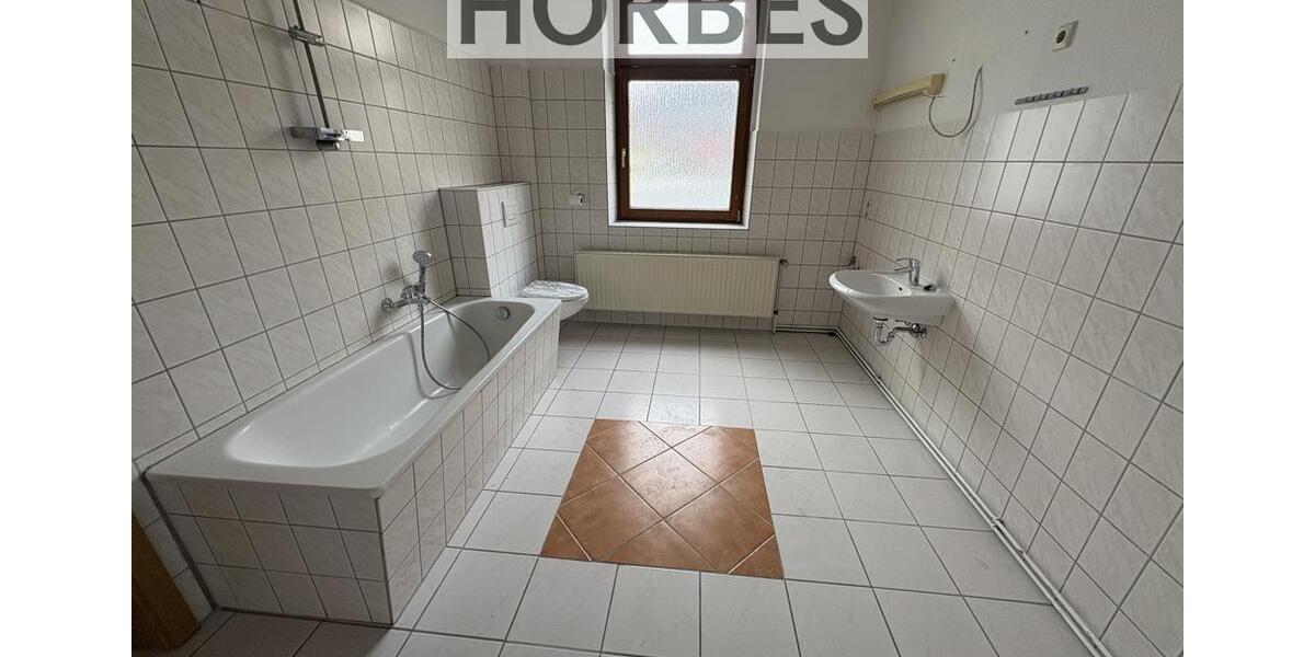 Etagenwohnung Meerane - 2 Zimmer, 60 m&sup2;, 300&euro; | Angebot:25999255