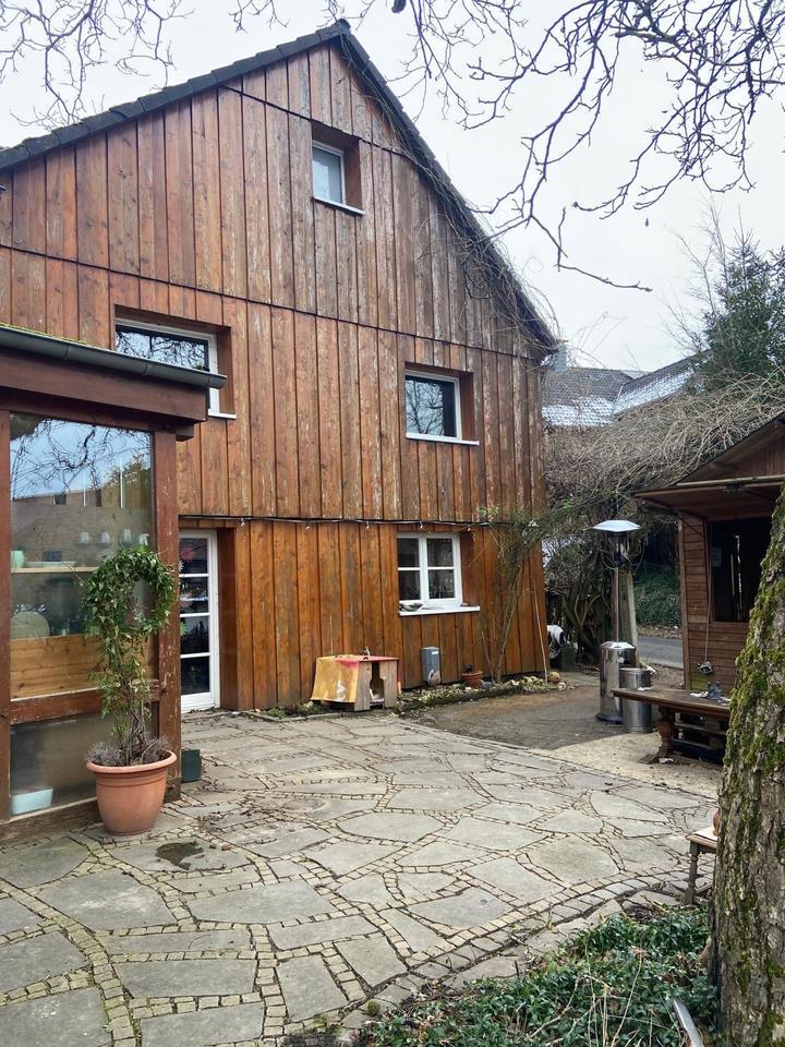 WG Zimmer im alten Fachwerkhaus mit Garten und Schwimmteich
