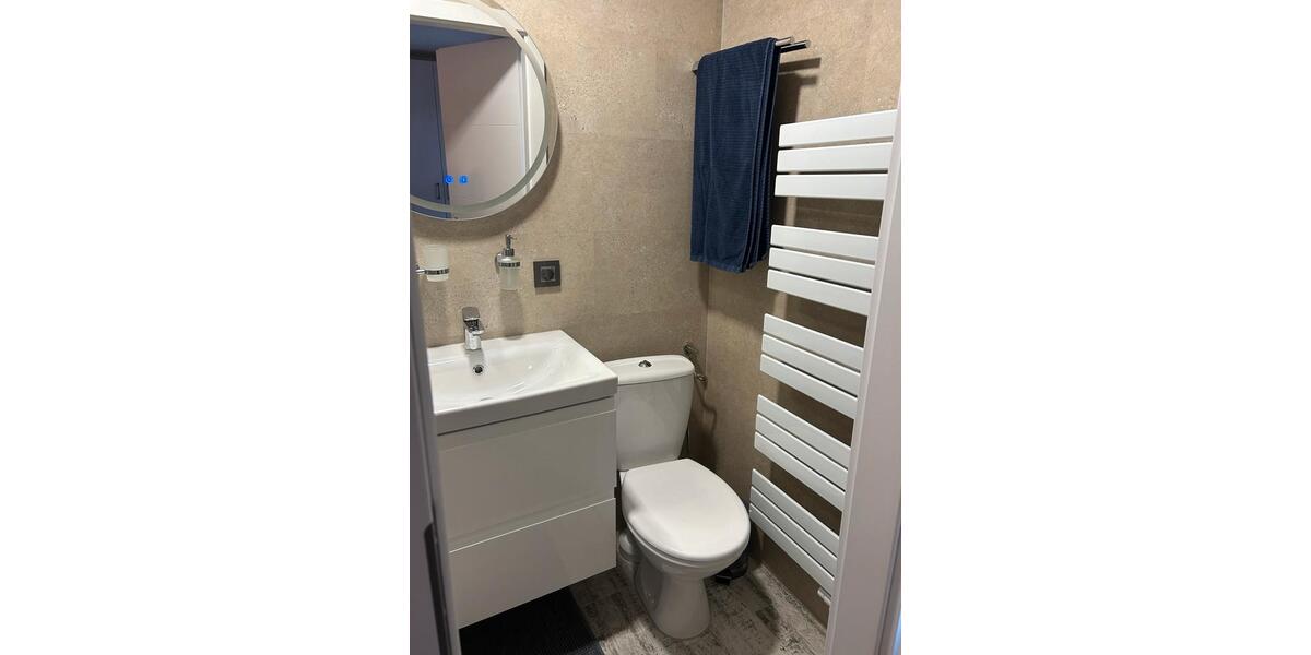 Möbliertes Zimmer separater Eingang Dusche WC 1 zimmer