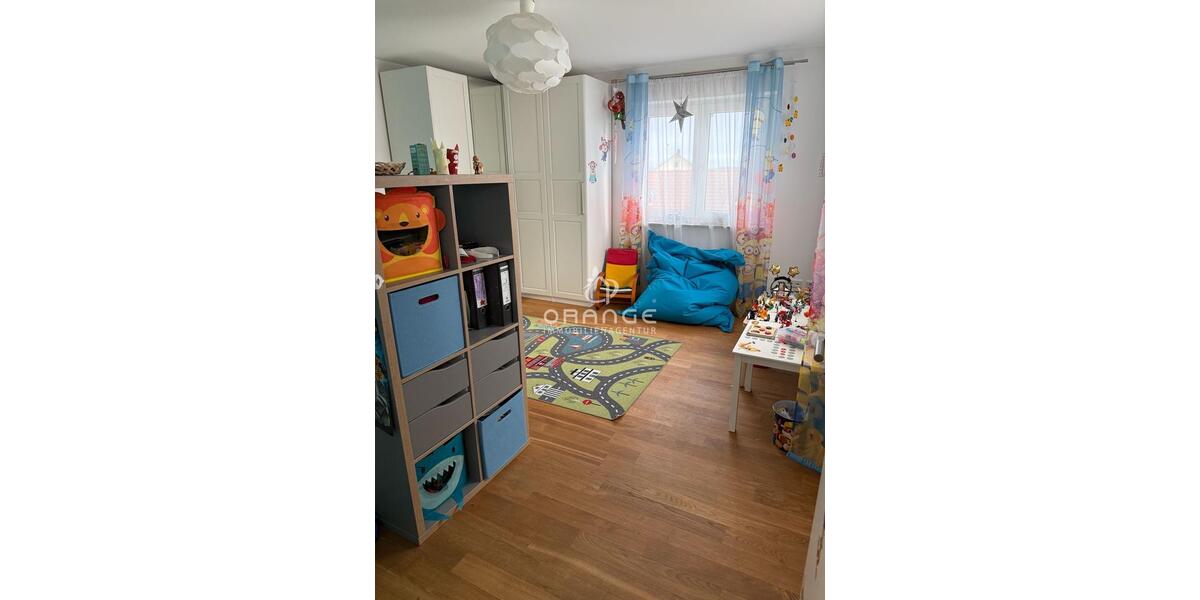 Einfamilienhaus Langquaid - 8 Zimmer, 260 m&sup2;, 1.800&euro; | Angebot:23861895