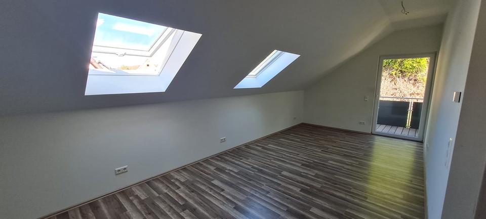 Dachgeschoßwohnung Östringen - 2 Zimmer, 60 m&sup2;, 880&euro; | Angebot:26547314