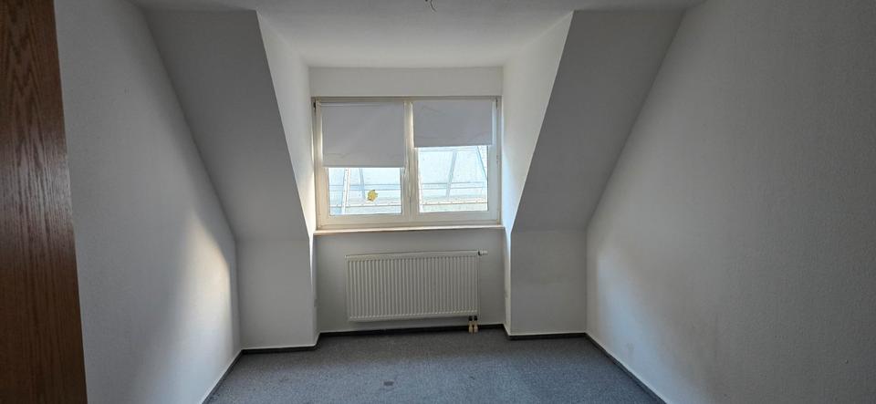 Dachgeschoßwohnung Zella-Mehlis Mehlis - 4 Zimmer, 121 m&sup2;, 690&euro; | Angebot:26566134