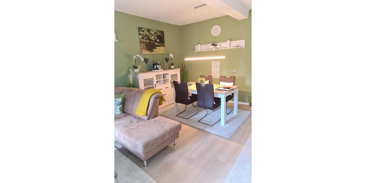 Etagenwohnung Schwalmstadt - 4 Zimmer, 100 m&sup2;, 1.200&euro; | Angebot:24750610