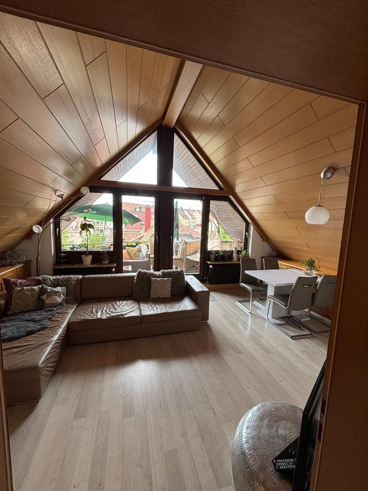 Freundliche, helle 2,5-Zimmer-Dachgeschoßwohnung, zentrumsnah