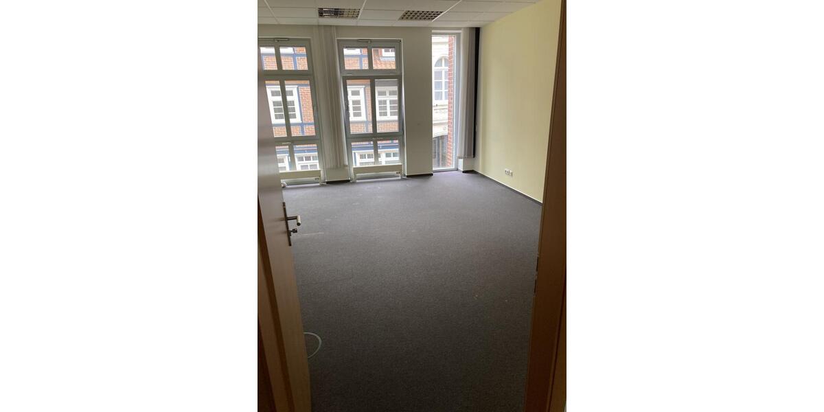 Etagenwohnung Dannenberg (Elbe) - 3 Zimmer, 120 m&sup2;, 900&euro; | Angebot:26422288