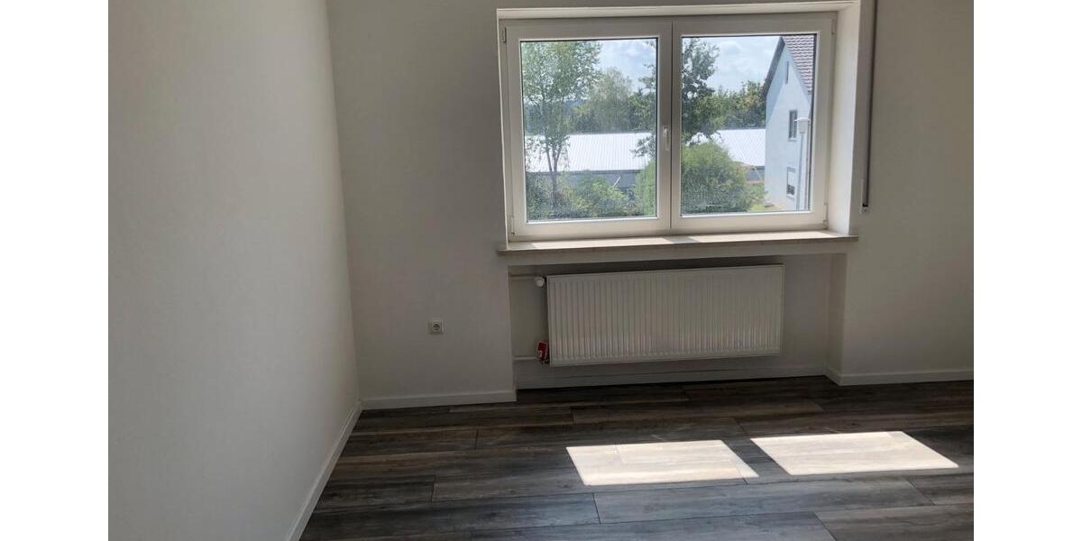 Etagenwohnung Simbach - 4 Zimmer, 100 m&sup2;, 850&euro; | Angebot:26021054