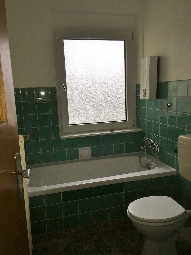 Lev.-Quettingen, ruhiges Appartement, 1.OG, ca. 37 m², 1 Zimmer, Balkon, Küche, Wannenbad