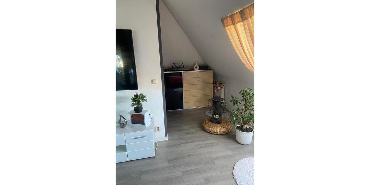 Dachgeschoßwohnung Kölleda - 2.5 Zimmer, 39 m&sup2;, 502&euro; | Angebot:26254057