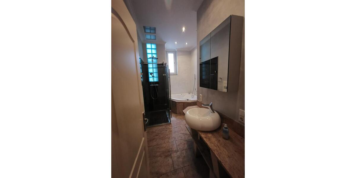 Etagenwohnung Hannover Vahrenwald-List - 3 Zimmer, 102 m&sup2;, 1.500&euro; | Angebot:25025469