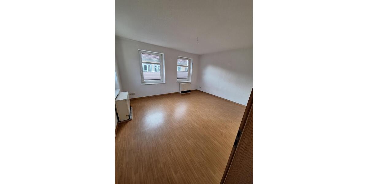 Etagenwohnung Altentreptow - 1 Zimmer, 60 m&sup2;, 330&euro; | Angebot:23817828