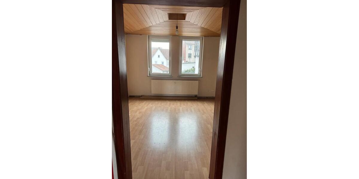 Erdgeschoßwohnung Bebra - 4 Zimmer, 100 m&sup2;, 750&euro; | Angebot:27554822