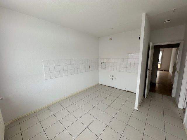 Etagenwohnung Magdeburg Neu Olvenstedt - 3 Zimmer, 70 m&sup2;, 420&euro; | Angebot:25666261