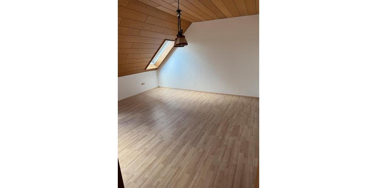 Dachgeschoßwohnung Alzey - 2 Zimmer, 70 m&sup2;, 1.000&euro; | Angebot:26462741