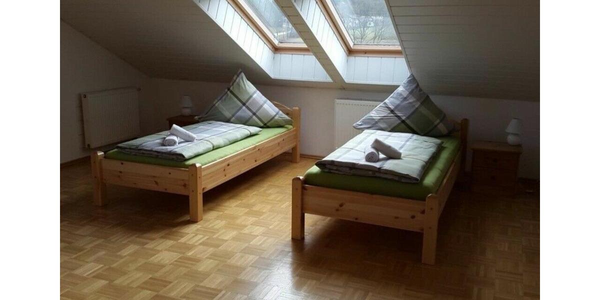 Wohnen auf Zeit Teisnach - 1 Zimmer, 15 m&sup2;, 300&euro; | Angebot:26215449