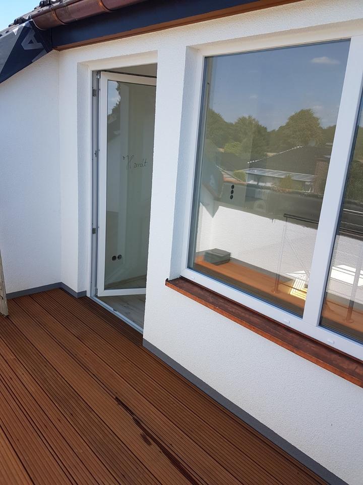 Wegberg nähe Tüschenbroicher Mühle, mit Dachterrasse. Lesen!