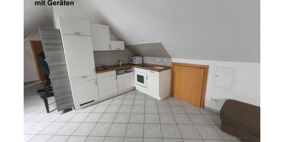 DG-Wohnung in schönem 3-Familienhaus Wohnfläche ca. 70 m² teilweise möbliert Küchenblock vorhanden zum 01.06.2026 zu vermieten. - Dachgeschoßwohnung Neunburg vorm Wald | Angebot:24298939