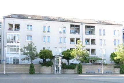 Hübsche 3-Zi.-Whg. mit 2 Bädern und kleinem Wintergarten- auf Wunsch zum 02.01.2026 frei zimmer