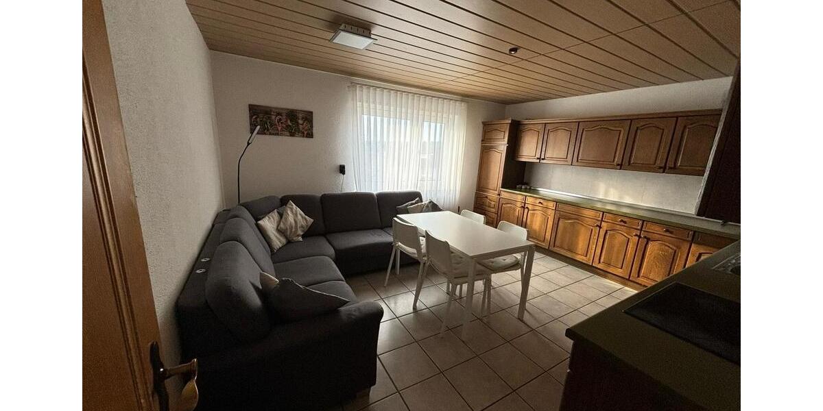Etagenwohnung Künzell - 3 Zimmer, 90 m&sup2;, 400&euro; | Angebot:26439612