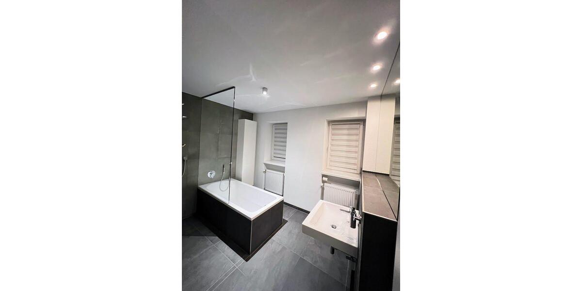 Erdgeschoßwohnung Petersberg - 3.5 Zimmer, 92 m&sup2;, 1.245&euro; | Angebot:26548802