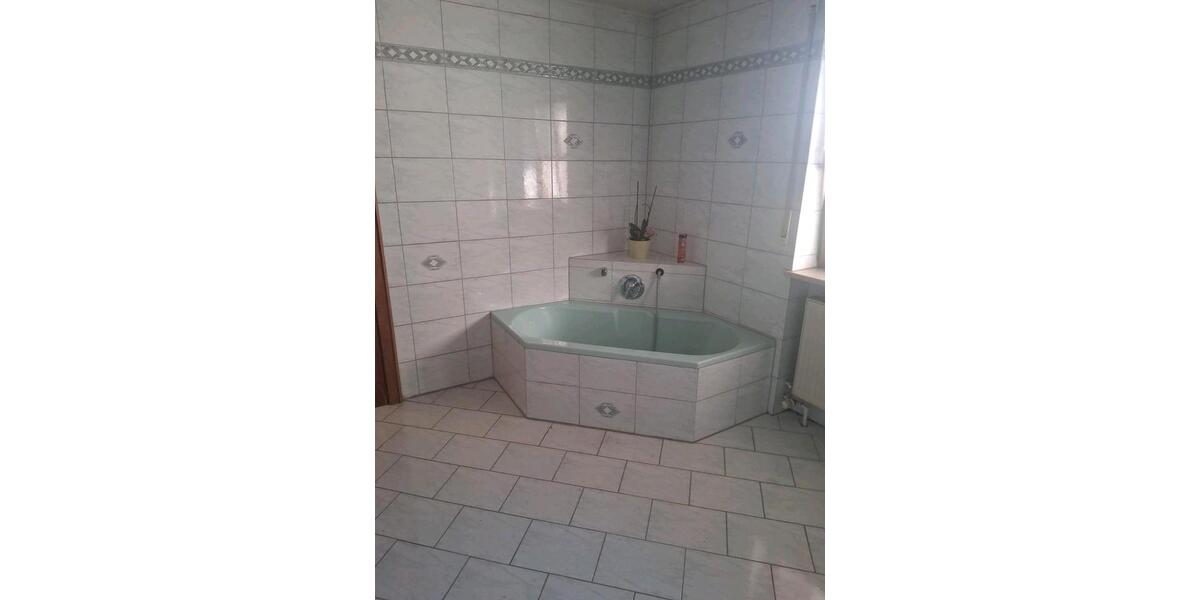 Erdgeschoßwohnung Cham - 2 Zimmer, 100 m&sup2;, 720&euro; | Angebot:25929833