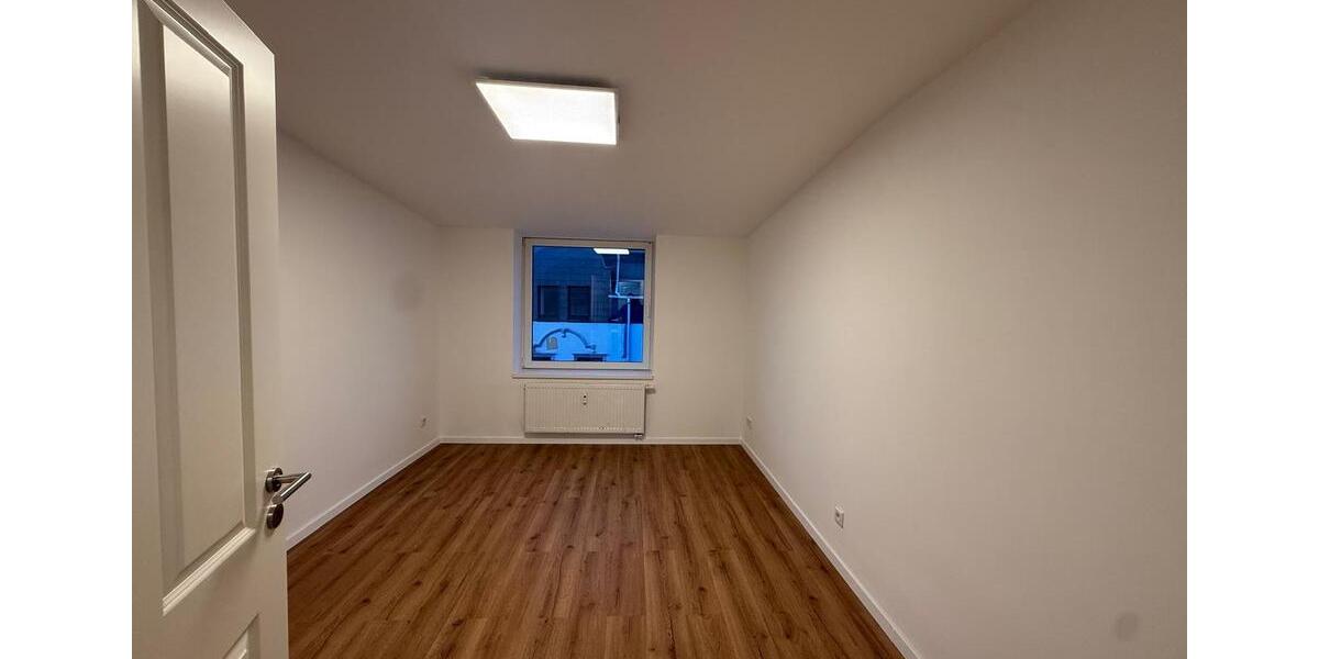 Dachgeschoßwohnung Wuppertal Gemarkung Langerfeld - 4 Zimmer, 100 m&sup2;, 850&euro; | Angebot:25921624