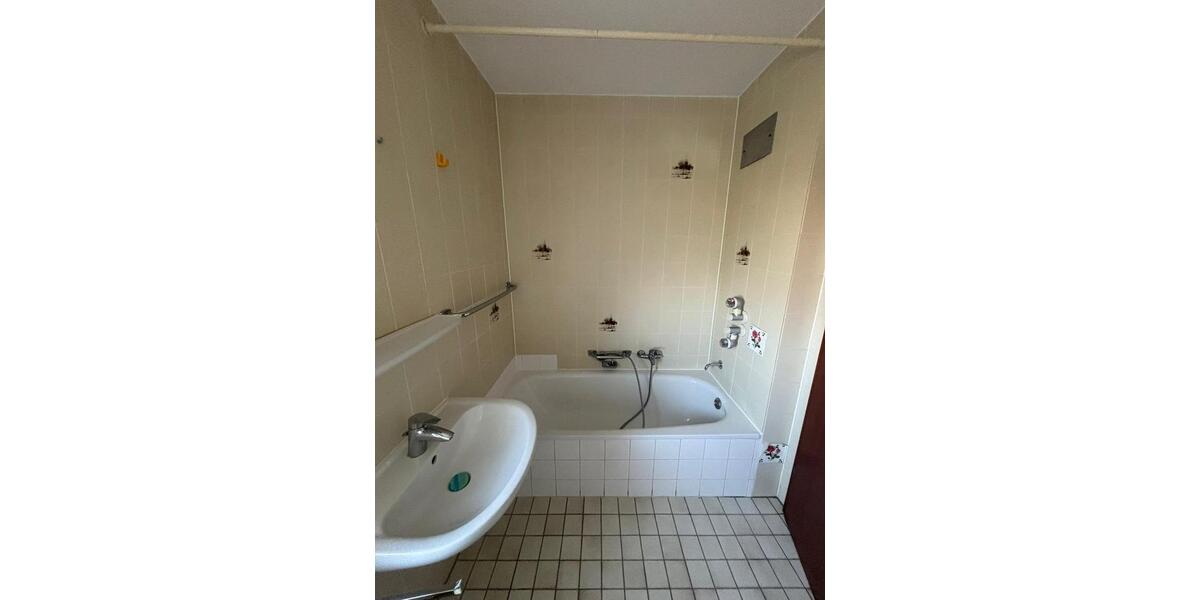 Dachgeschoßwohnung Idar-Oberstein Oberstein - 3 Zimmer, 92 m&sup2;, 600&euro; | Angebot:25780402