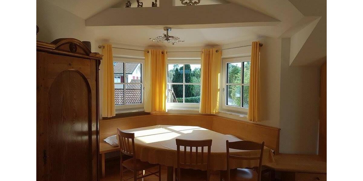 Dachgeschoßwohnung Utting am Ammersee - 3 Zimmer, 60 m&sup2;, 1.150&euro; | Angebot:25592208