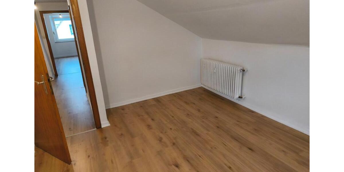 Dachgeschoßwohnung Bad Lippspringe - 2 Zimmer, 45 m&sup2;, 400&euro; | Angebot:26656144