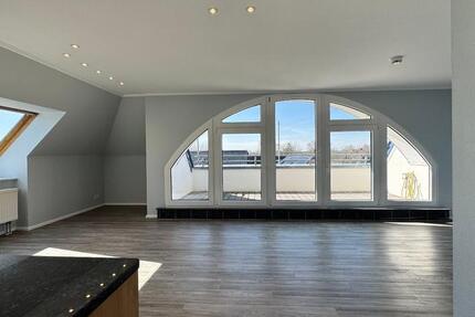 Haus Neumünster - 5 Zimmer, 140 m&sup2;, 1.200&euro; | Angebot:25871149