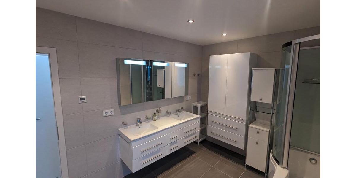 Einfamilienhaus Dreieich - 9 Zimmer, 300 m&sup2;, 4.200&euro; | Angebot:26336525