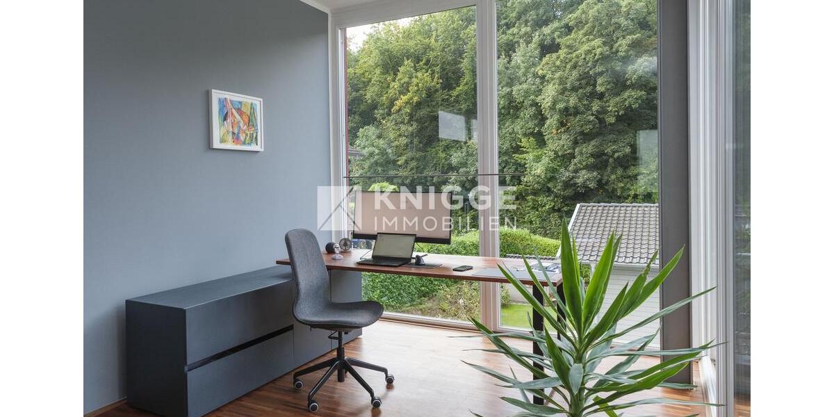 +++ 3439 - Architekten-Penthouse in begehrter Villenlage von GL-Hebborn +++ 4 zimmer