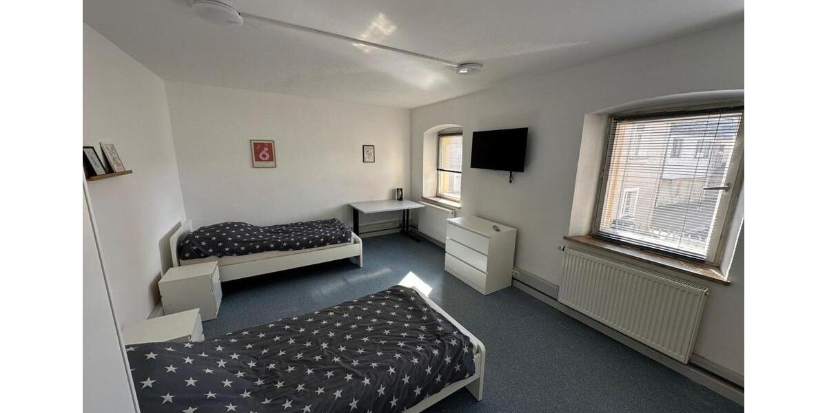 Wohnen auf Zeit Wunsiedel - 10 Zimmer, 70 m&sup2;, 25&euro; | Angebot:23569877