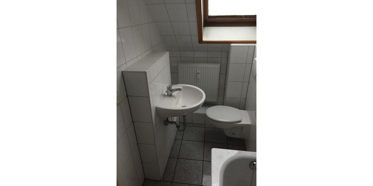 Dachgeschoßwohnung Lauchhammer - 5 Zimmer, 80 m&sup2;, 485&euro; | Angebot:26705122