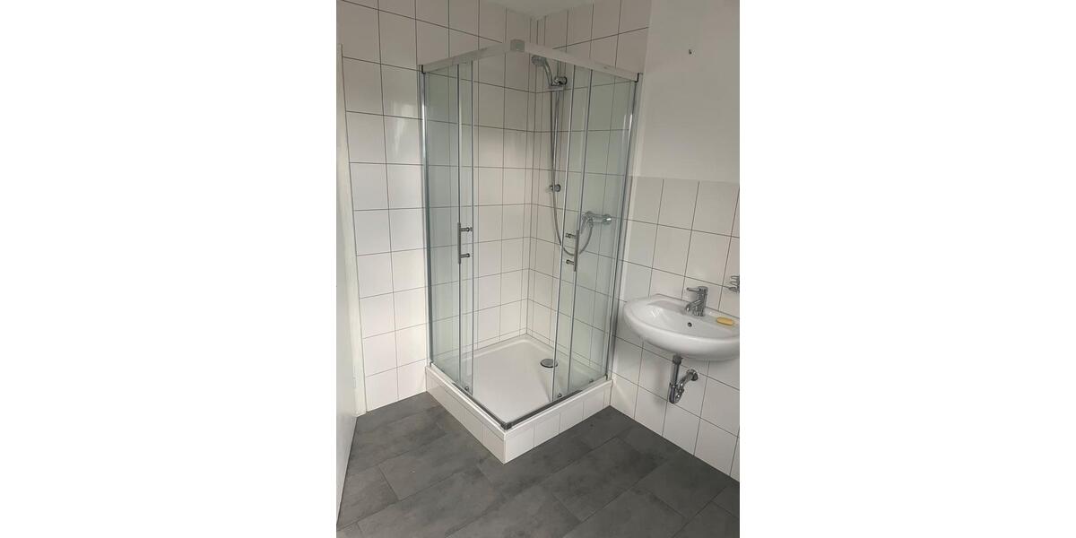 Dachgeschoßwohnung Iserlohn - 3 Zimmer, 80 m&sup2;, 500&euro; | Angebot:24488103