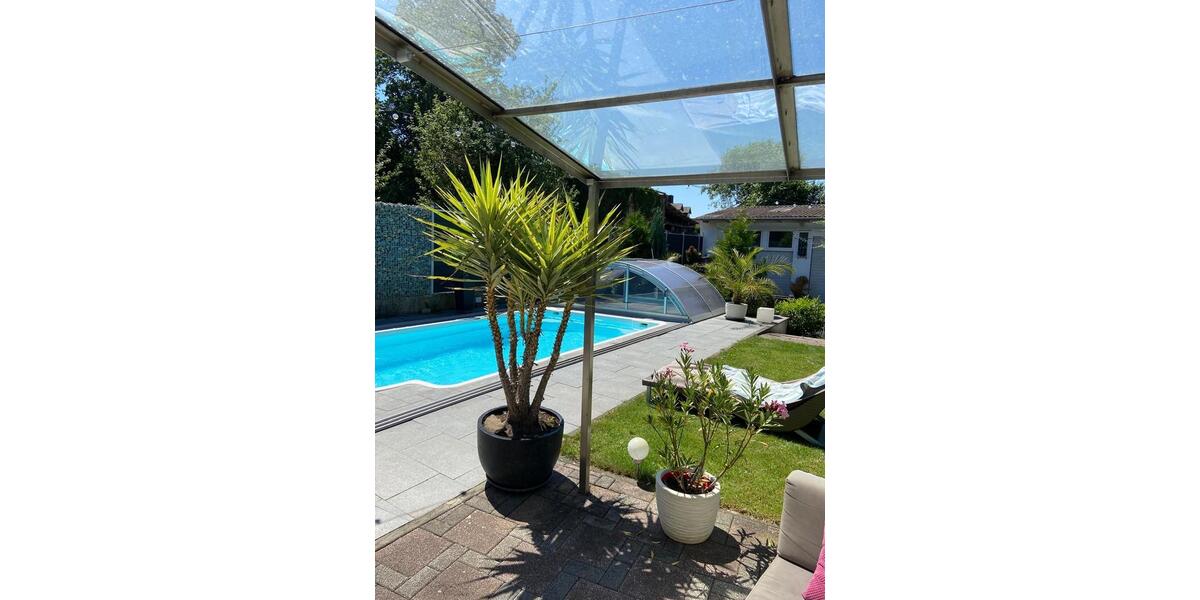 Großzügiger Haushälfte mit exklusivem Pool, großem Garten & Kamin 5.5 zimmer