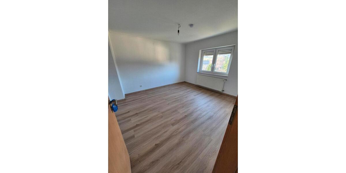 Einfamilienhaus Neuhütten - 4 Zimmer, 120 m&sup2;, 900&euro; | Angebot:25861130