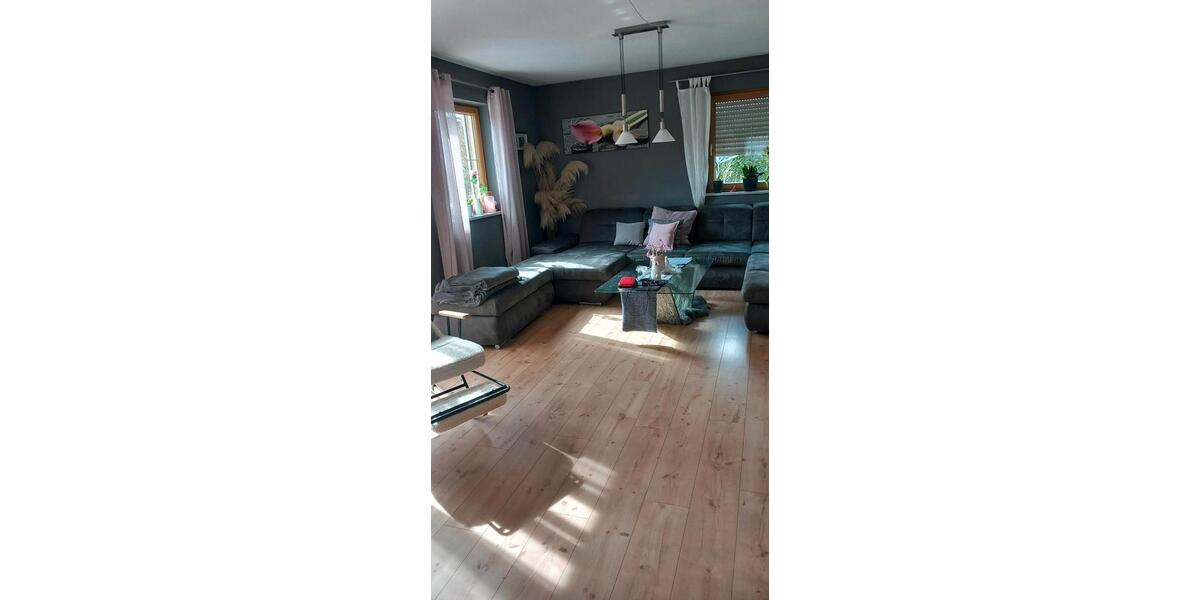 Einfamilienhaus Ortenburg - 10 Zimmer, 196 m&sup2;, 1.500&euro; | Angebot:25654867