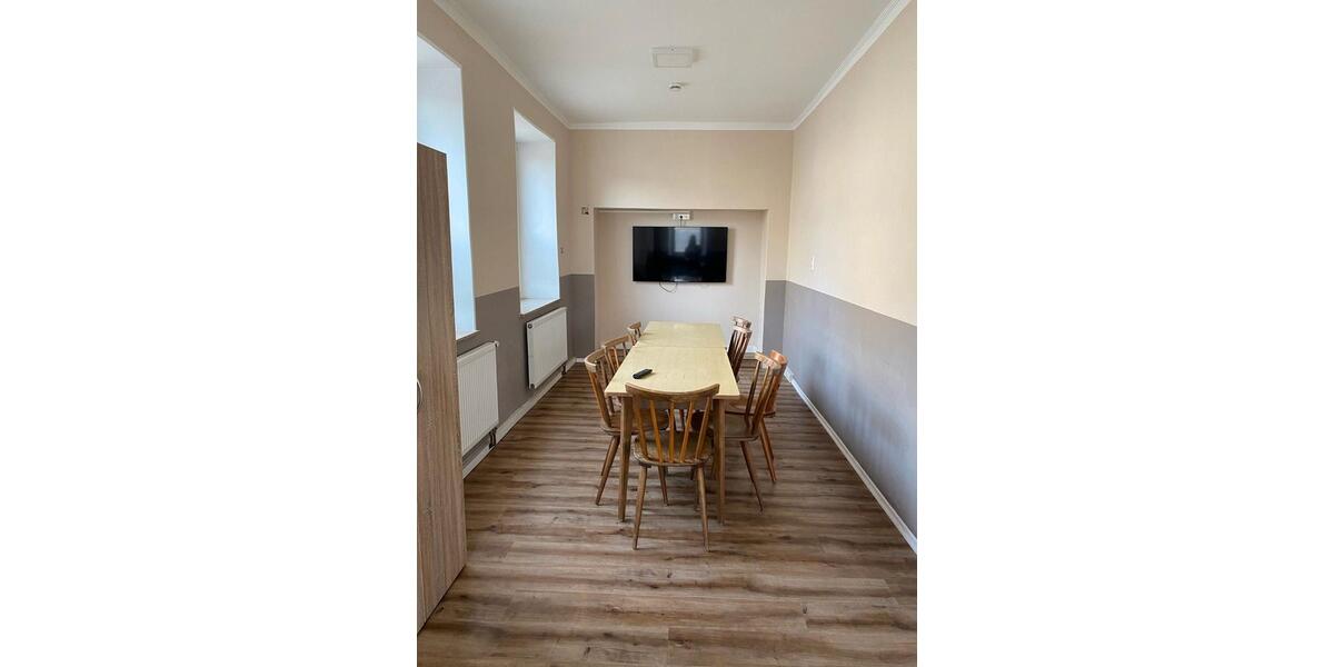 Wohnen auf Zeit Burgheim - 10 Zimmer, 20 m&sup2;, 16&euro; | Angebot:25653924